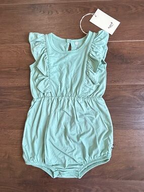 Kyte Short Sleeve Bubble Romper with Ruffles in Wasabi 2T